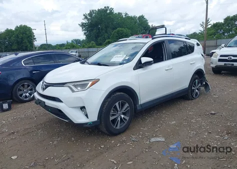 2016 Toyota Rav4 Xle z USA, uszkodzony, nr VIN JTMWFREV3GD091205